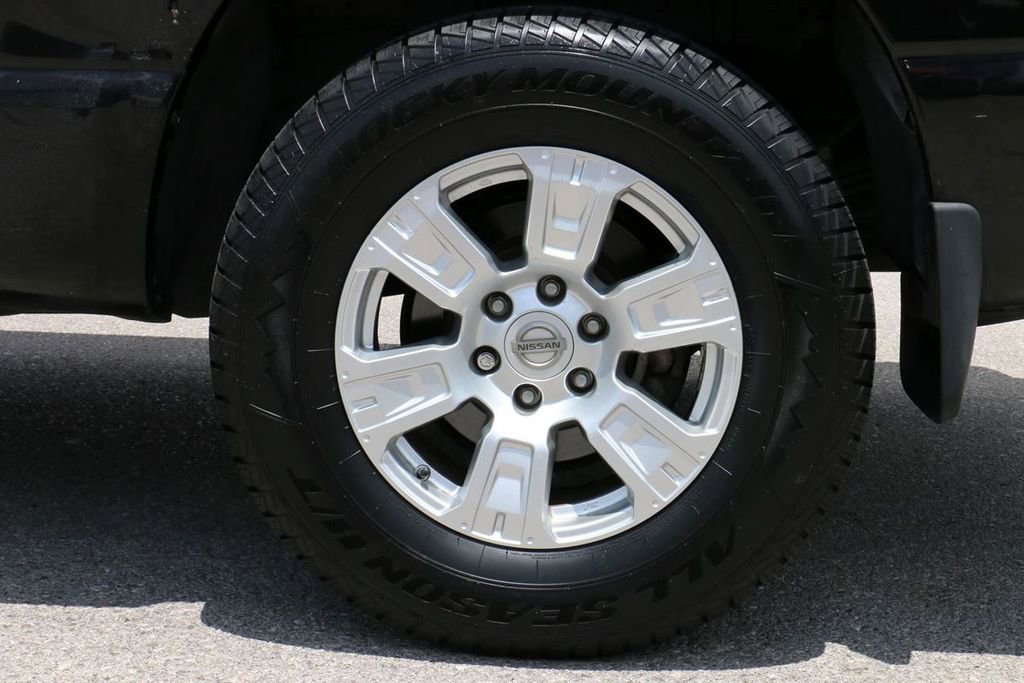 Used 2017 Nissan Titan SV RWD image 11