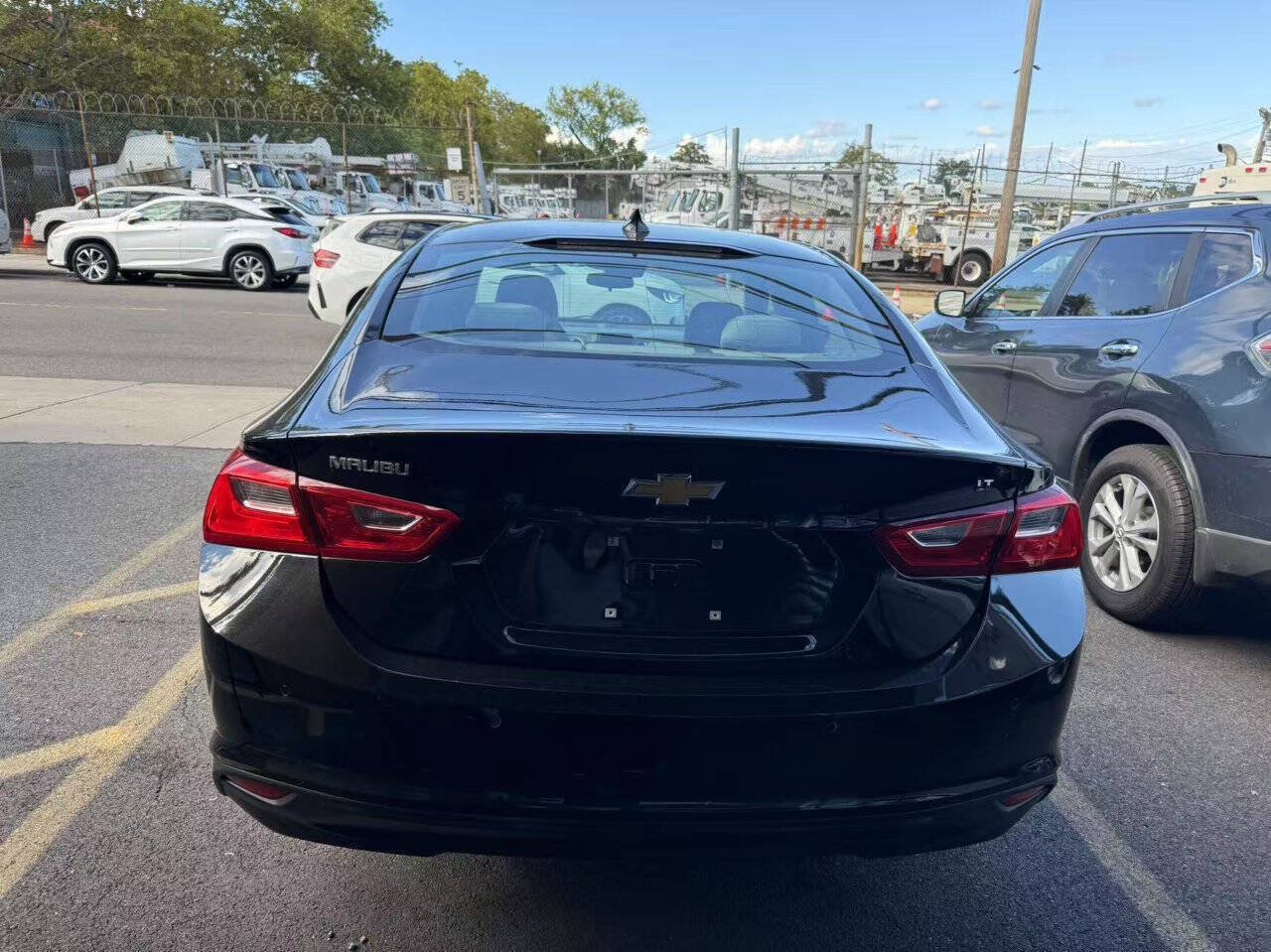 Used 2025 Chevrolet Malibu LT FWD image 5