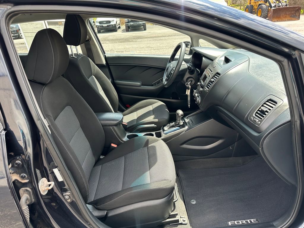 Used 2017 Kia Forte LX FWD image 26