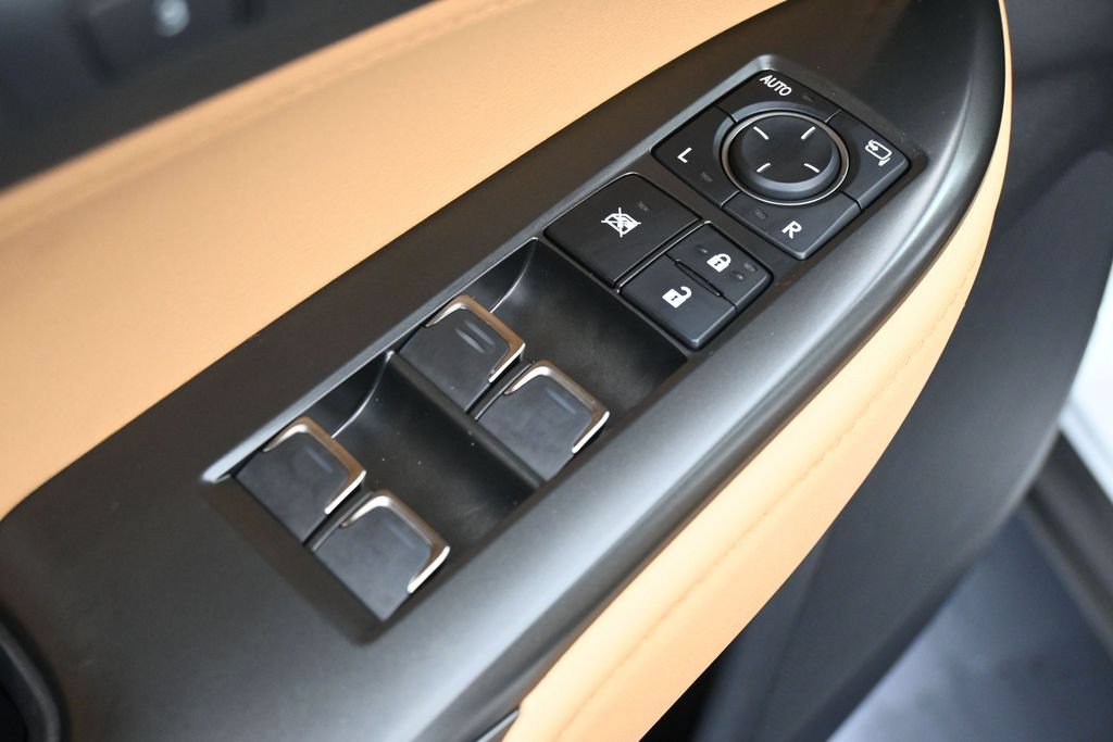 Used 2025 Lexus NX 250 FWD w/ Towing Package (2000 Lbs) image 14