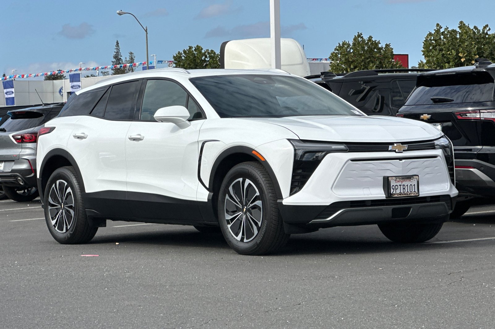 Used 2024 Chevrolet Blazer EV LT AWD/4WD image 2