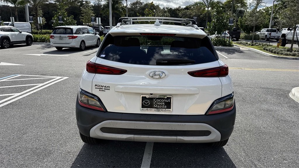 Used 2022 Hyundai Kona SEL image 3