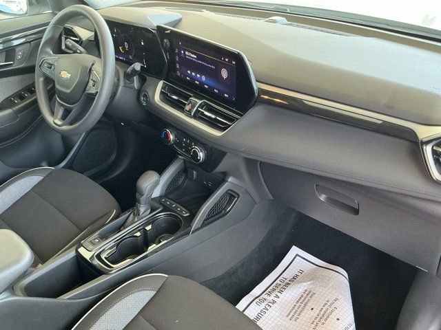 Used 2025 Chevrolet TrailBlazer LT AWD/4WD image 19