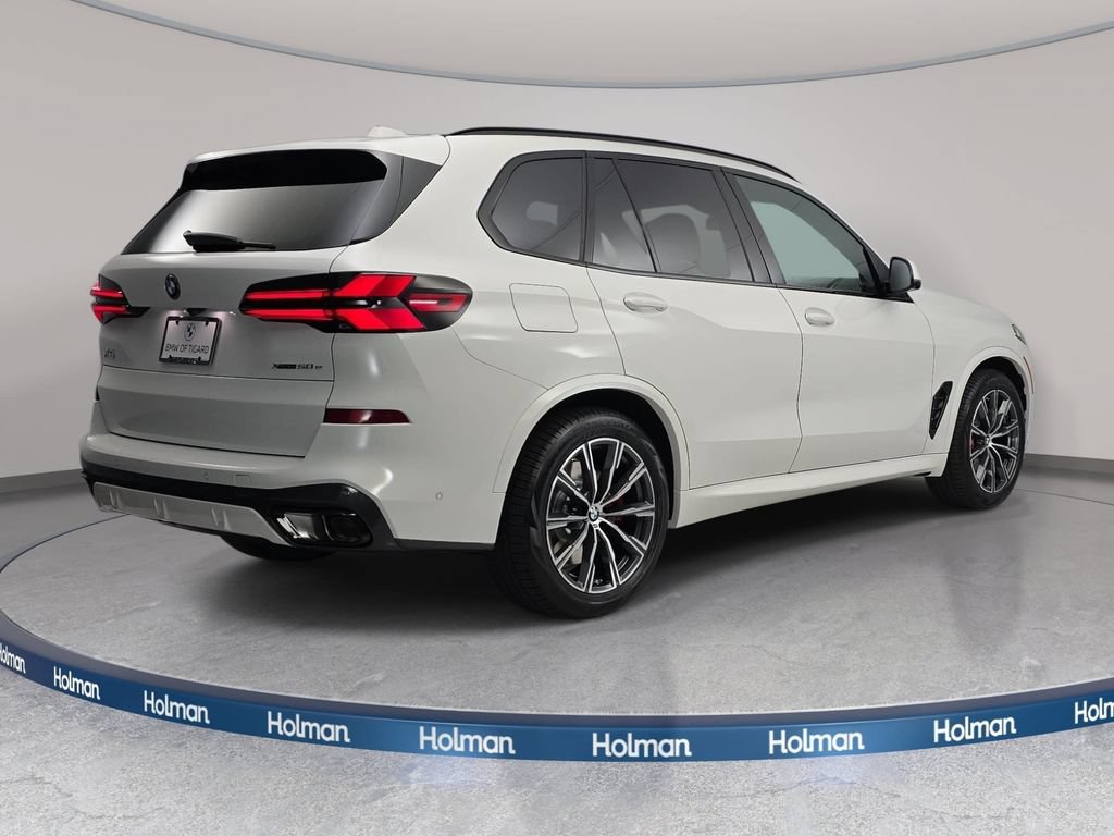 New 2026 BMW X5 xDrive50e w/ M Sport Package AWD/4WD image 5