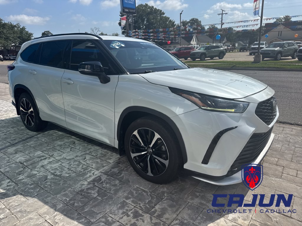 Used 2022 Toyota Highlander XSE FWD image 8