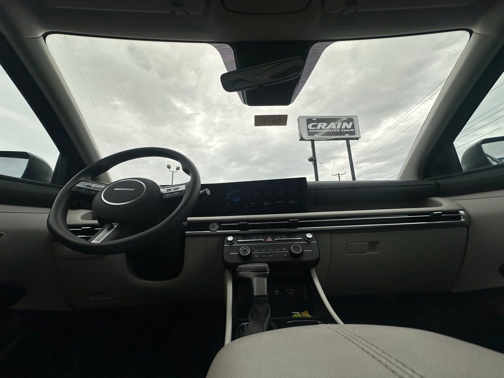 Used 2025 Hyundai Tucson SE image 29