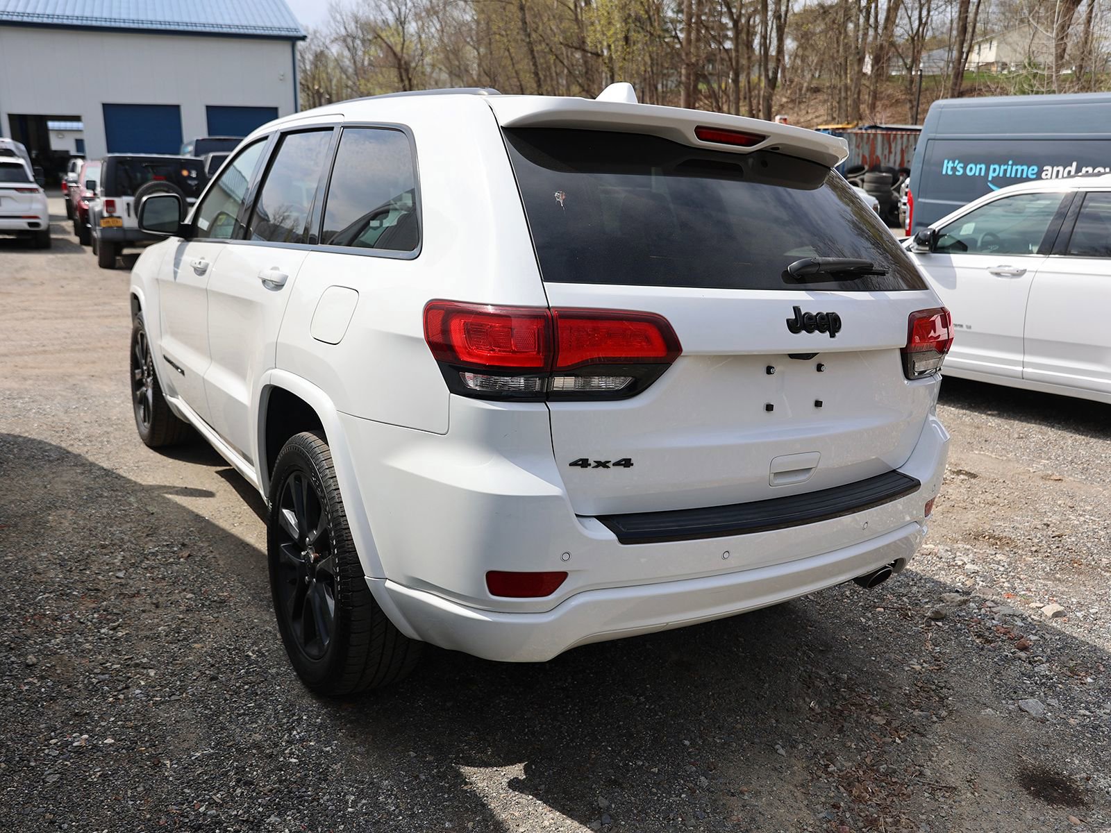Used 2018 Jeep Grand Cherokee Altitude AWD/4WD image 4