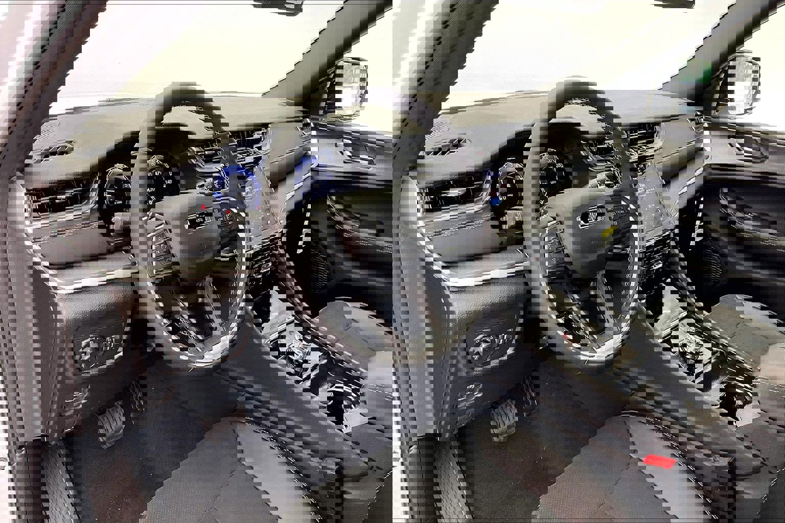 New 2025 Jeep Grand Cherokee 4WD image 4