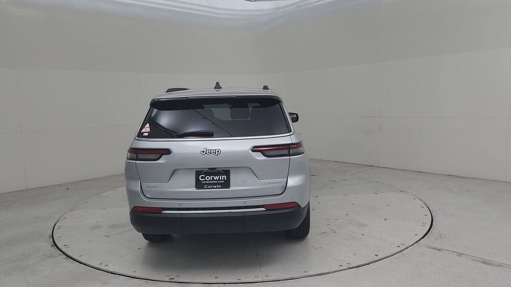 New 2025 Jeep Grand Cherokee L Laredo image 13