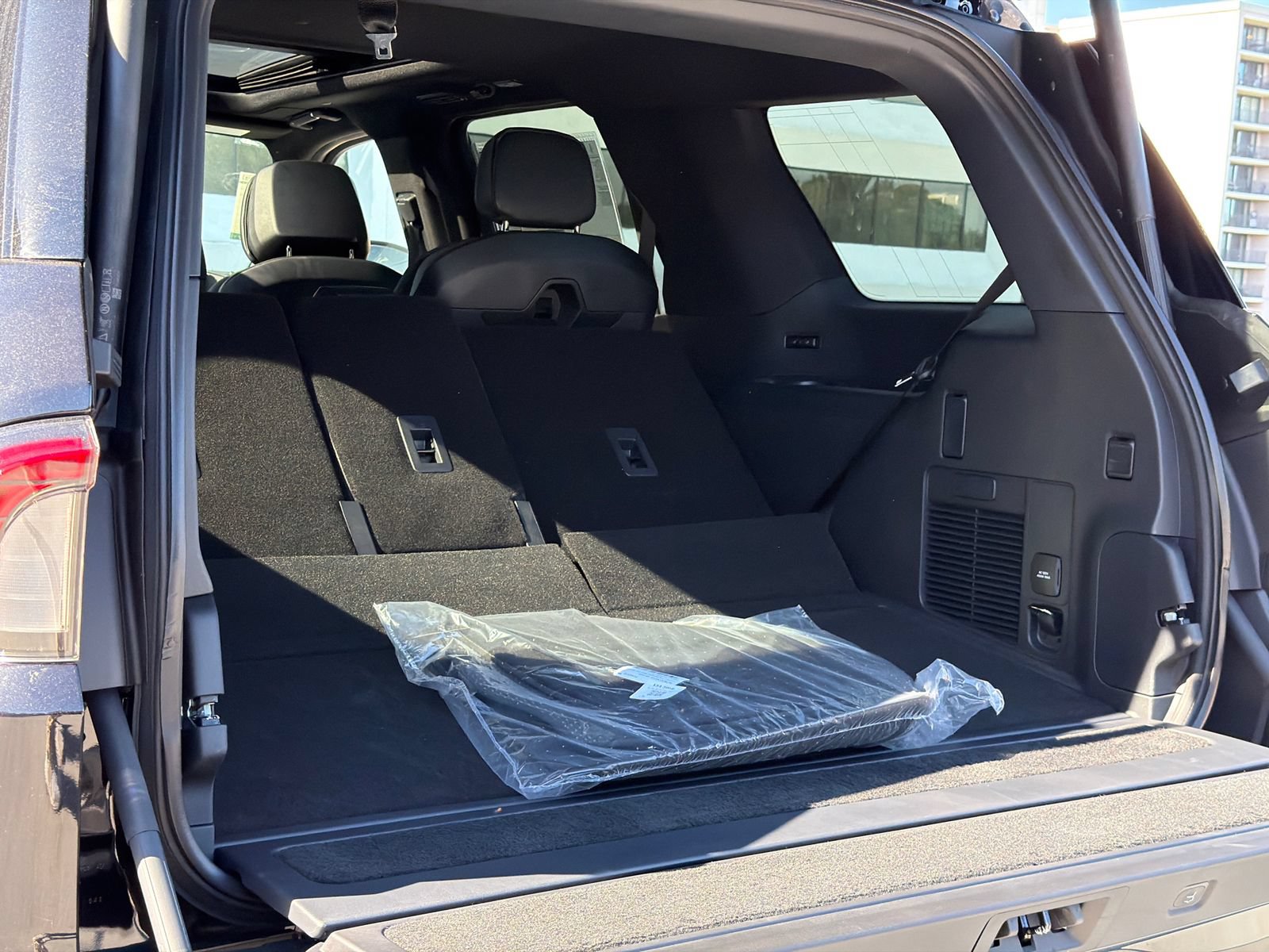 New 2026 Lincoln Navigator Reserve w/ Jet Appearance Package AWD/4WD image 8