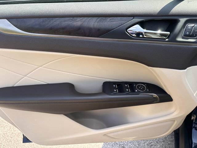 Used 2018 Lincoln MKC Reserve FWD image 24