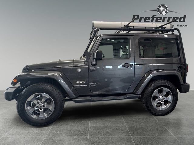 Used 2017 Jeep Wrangler Sahara w/ Connectivity Group AWD/4WD image 9