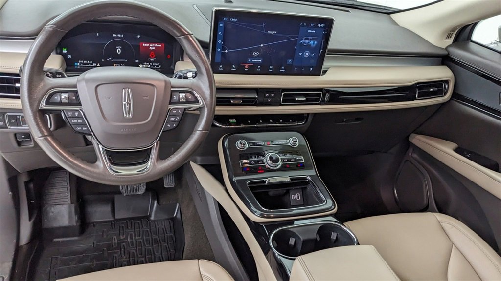 Used 2023 Lincoln Nautilus AWD w/ Premium Package image 3