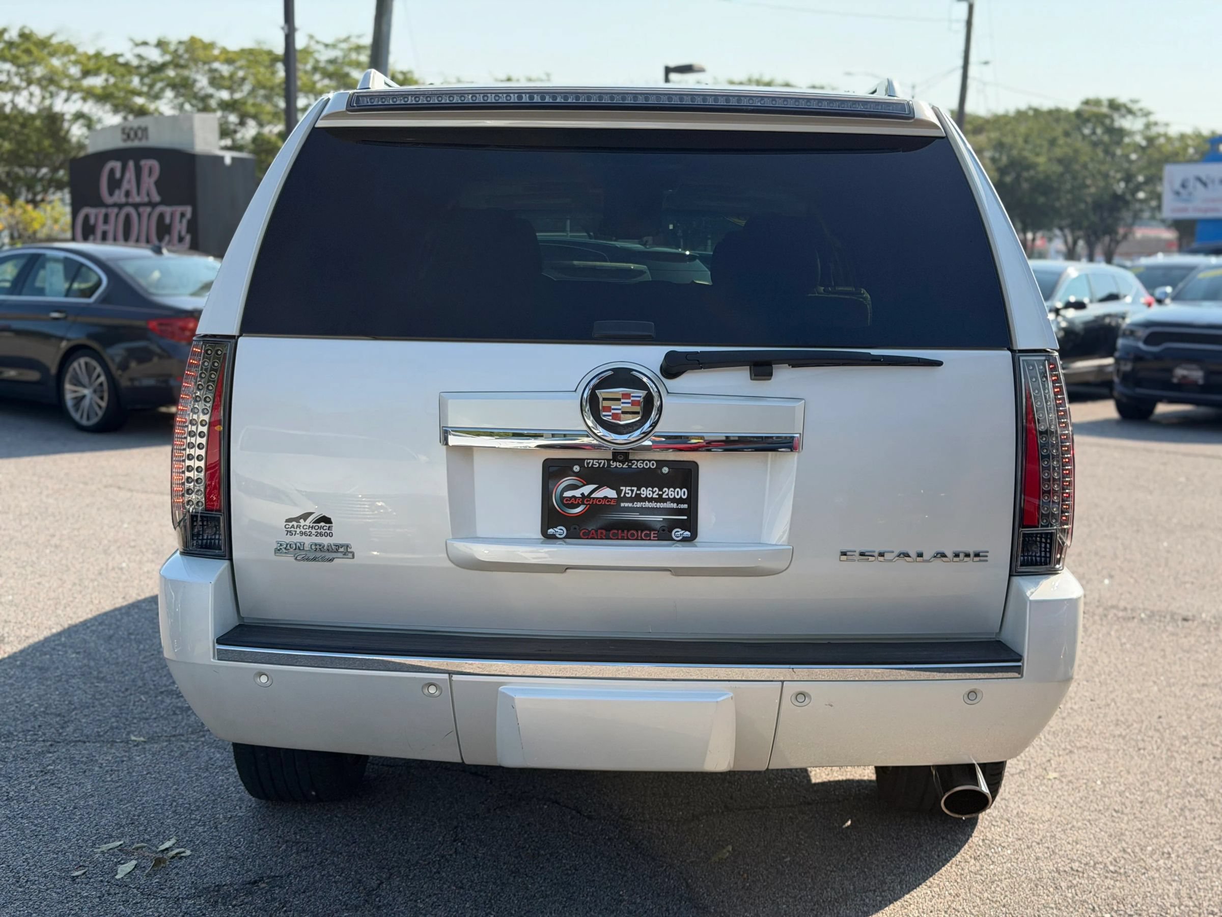 Used 2013 Cadillac Escalade ESV Premium RWD image 6