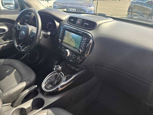 Used 2016 Kia Soul ! w/ Premium Package image 12
