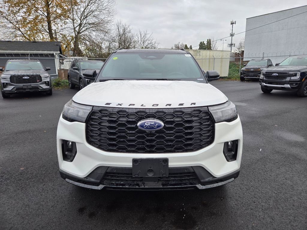 New 2026 Ford Explorer ST-Line image 2