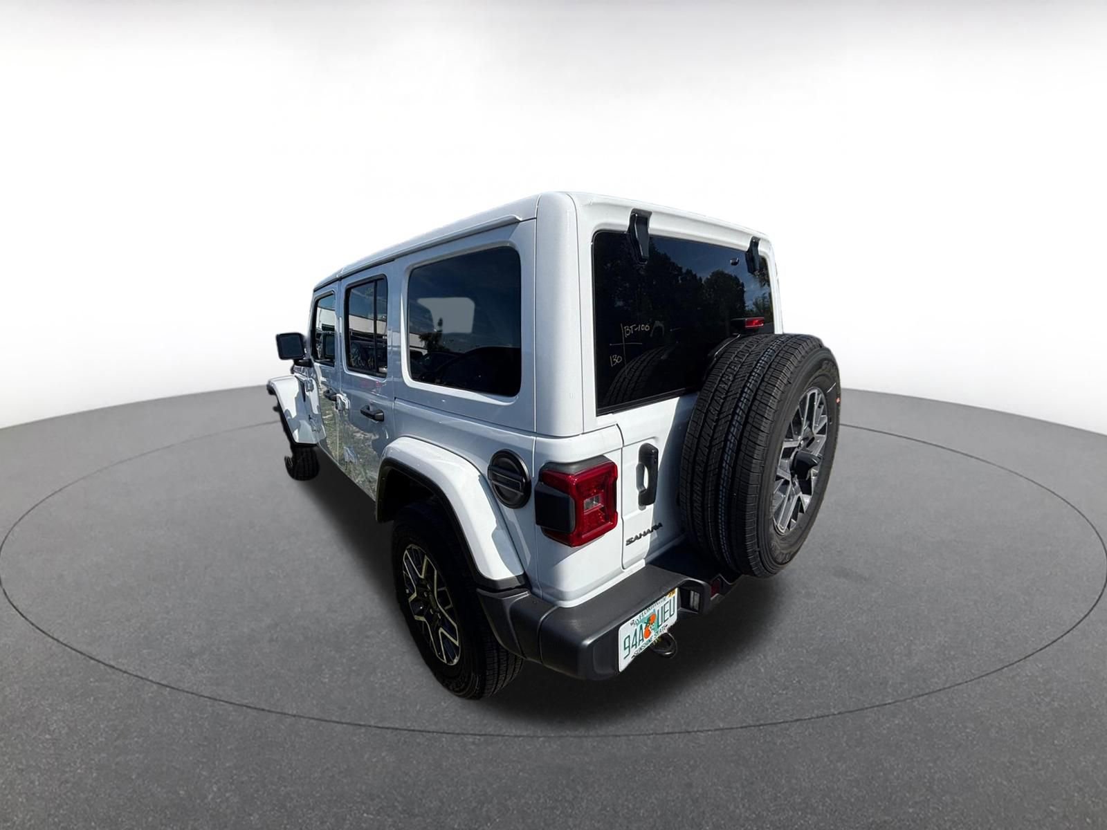 Used 2025 Jeep Wrangler Unlimited Sahara AWD/4WD image 5