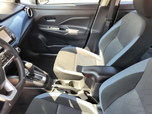 Used 2025 Nissan Versa SV FWD image 12