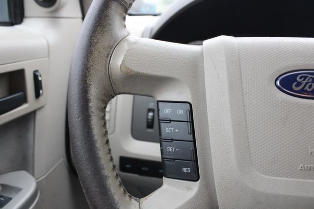 Used 2010 Ford Escape XLT AWD/4WD image 11