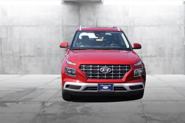 Used 2025 Hyundai Venue SEL FWD image 4