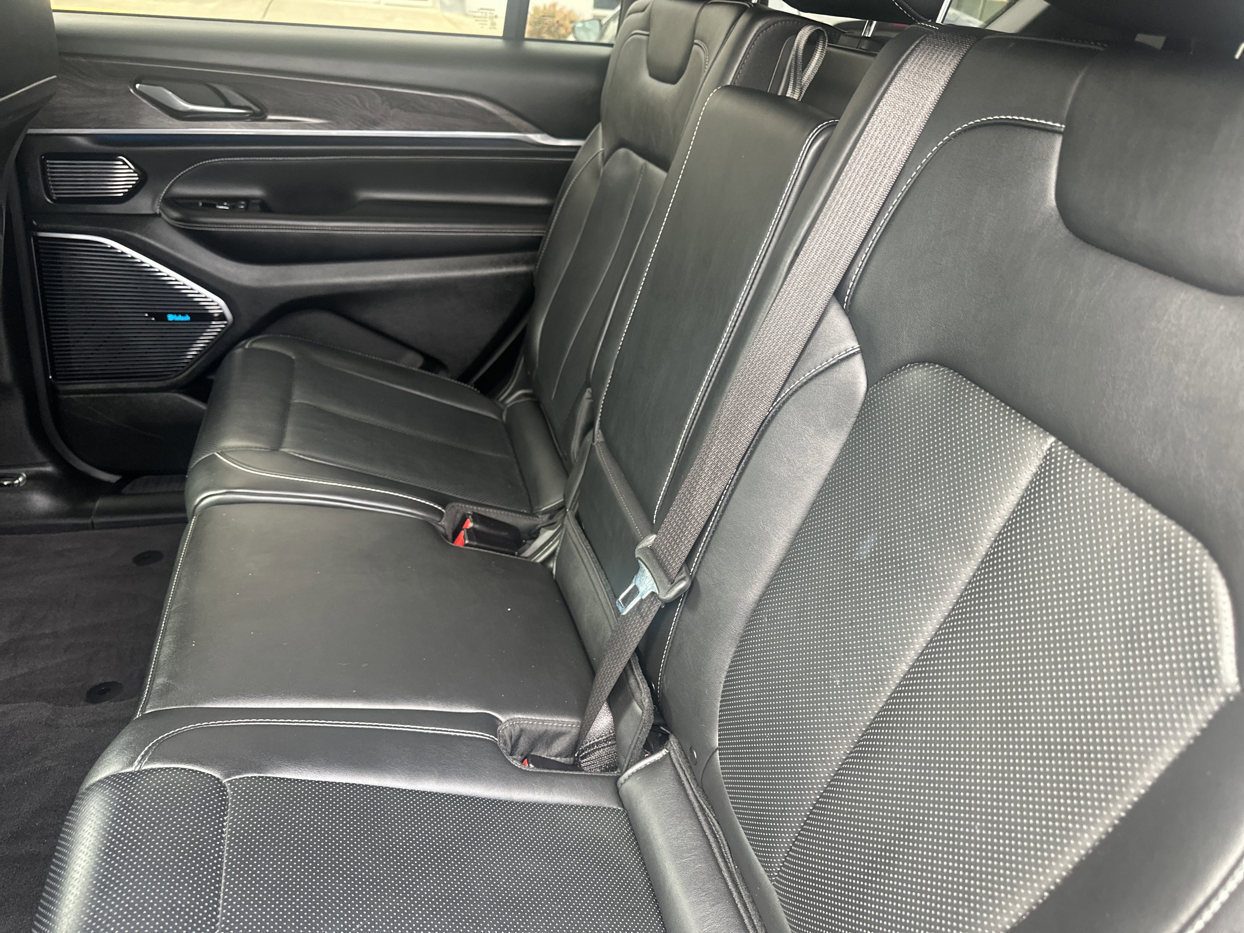 Used 2022 Jeep Grand Cherokee L Overland image 20