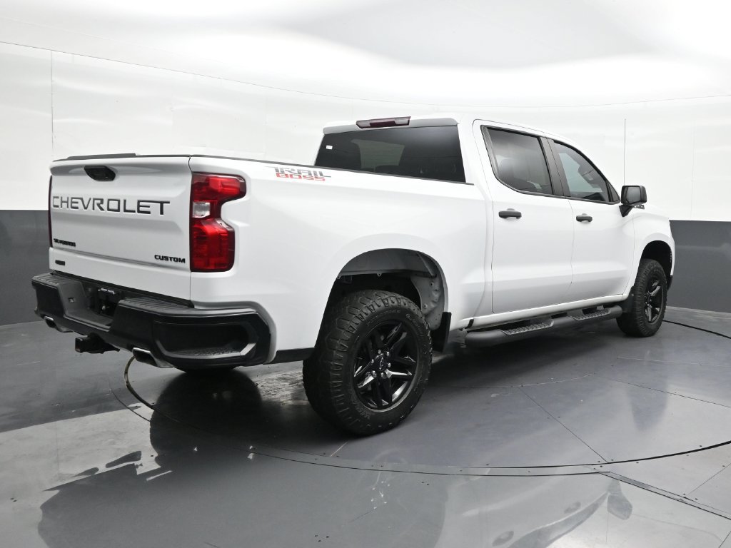 Used 2023 Chevrolet Silverado 1500 Custom Trail Boss w/ LPO, Dark Essentials Package AWD/4WD image 5