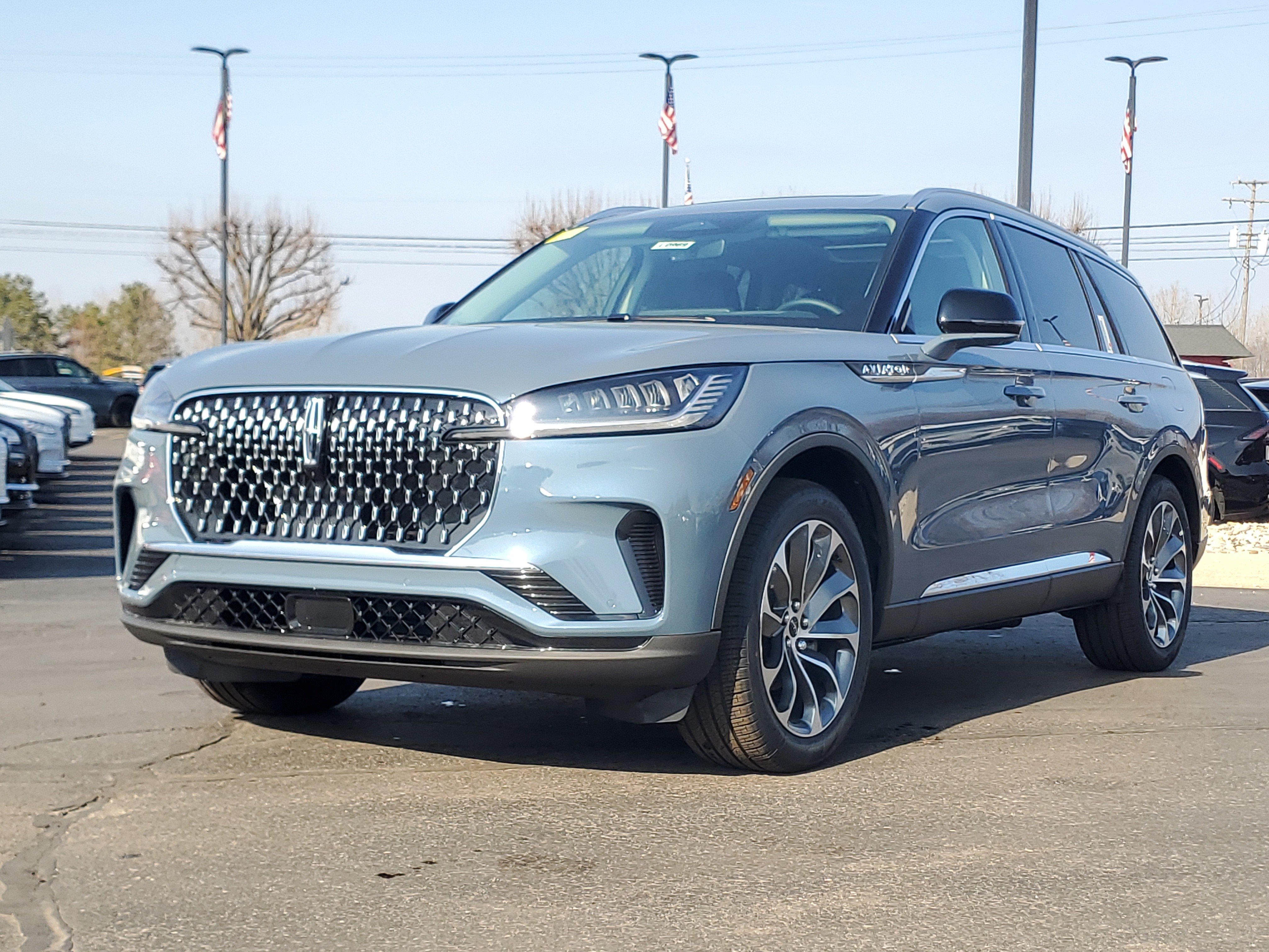 New 2026 Lincoln Aviator AWD image 2