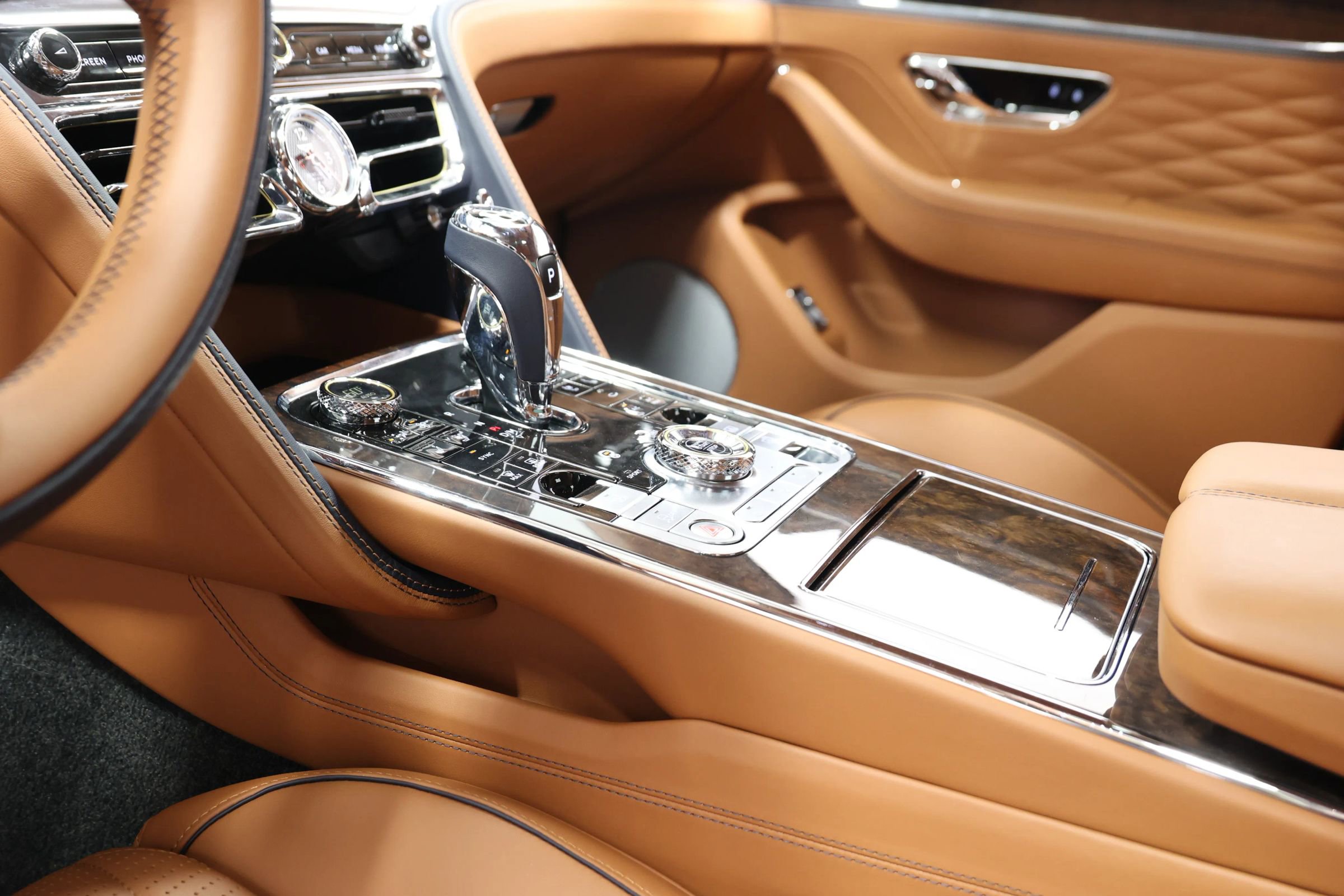 Used 2022 Bentley Flying Spur V8 AWD/4WD image 44