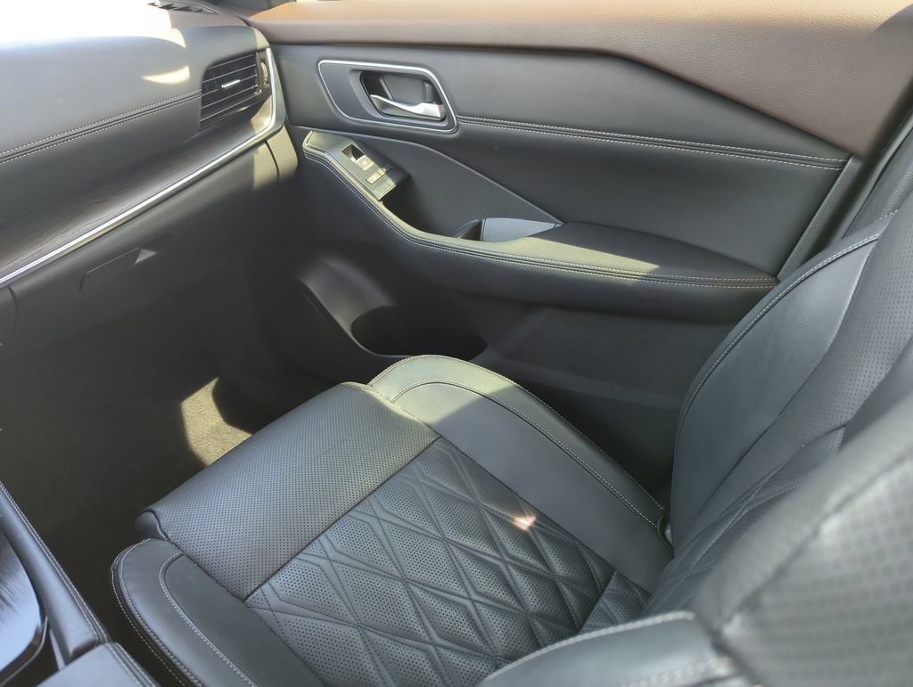 Certified 2021 Nissan Rogue Platinum FWD image 26