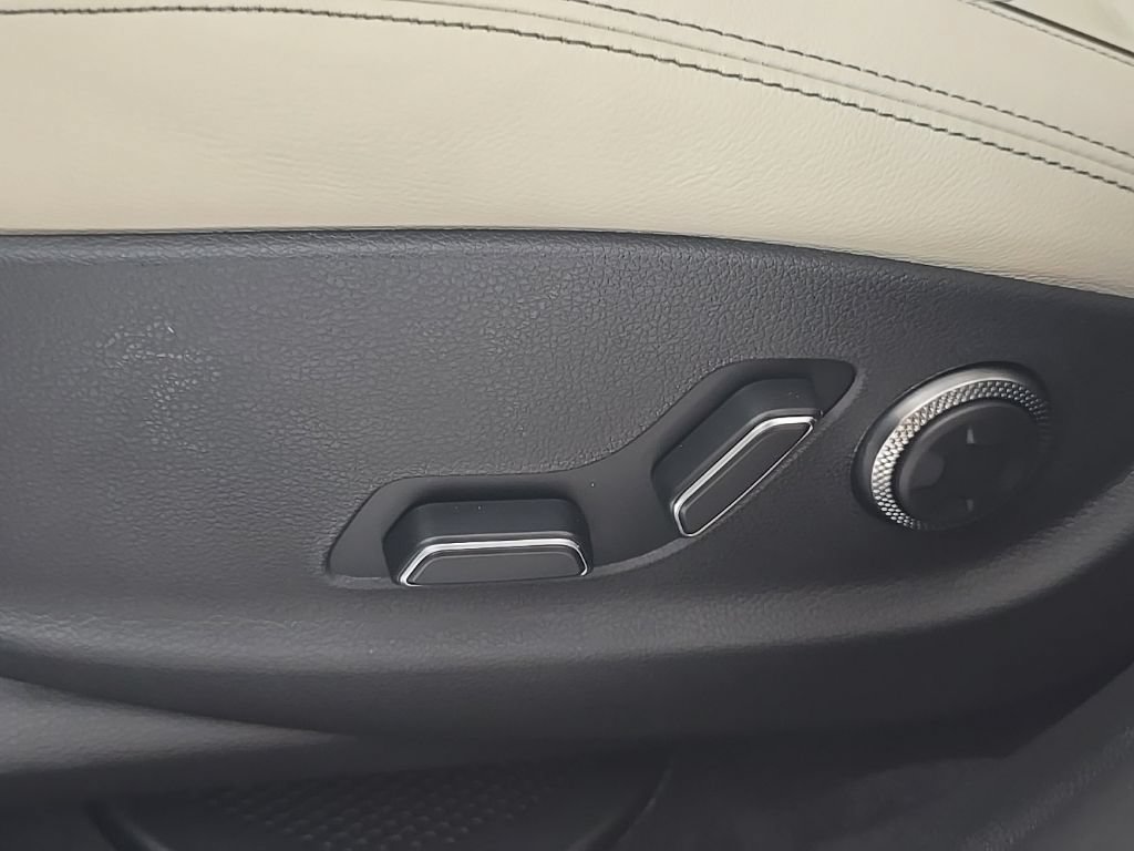 New 2027 Genesis GV70 2.5T Advanced AWD/4WD image 14