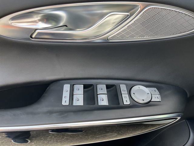 Used 2025 Genesis GV70 2.5T AWD/4WD image 16