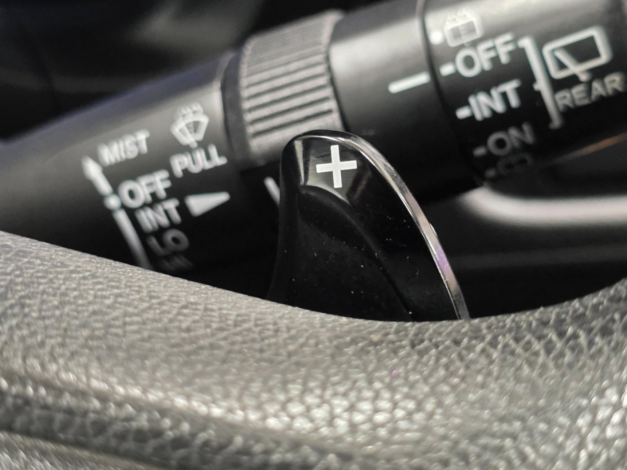 Used 2018 Honda HR-V EX image 32