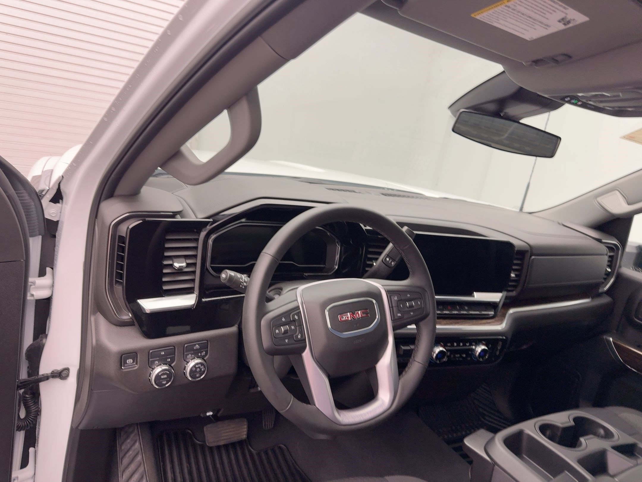 Certified 2025 GMC Sierra 2500 SLE w/ SLE Convenience Package image 4