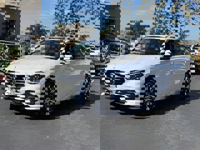 Used 2022 Mercedes-Benz C 300 Sedan image 4