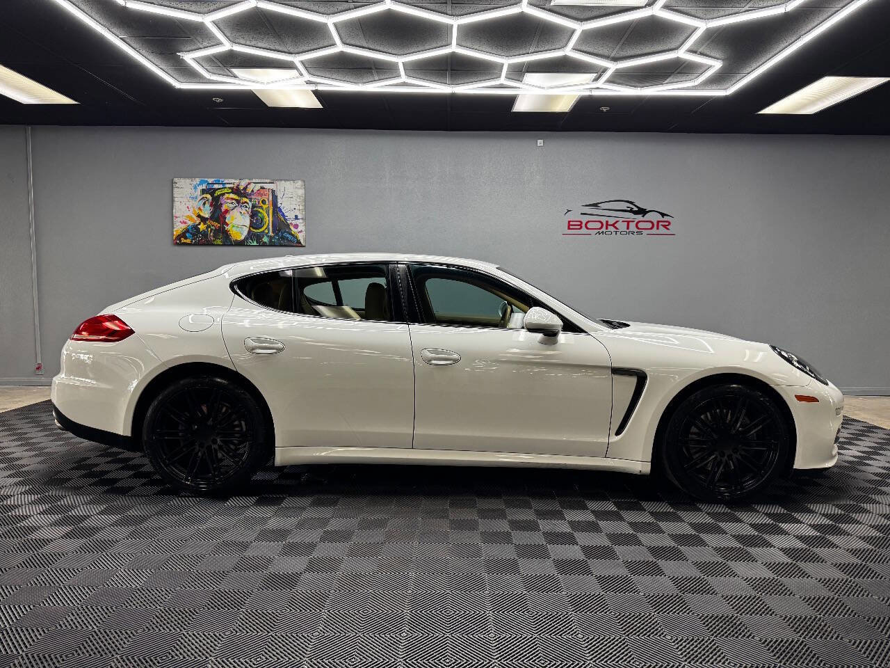 Used 2015 Porsche Panamera 4 image 15