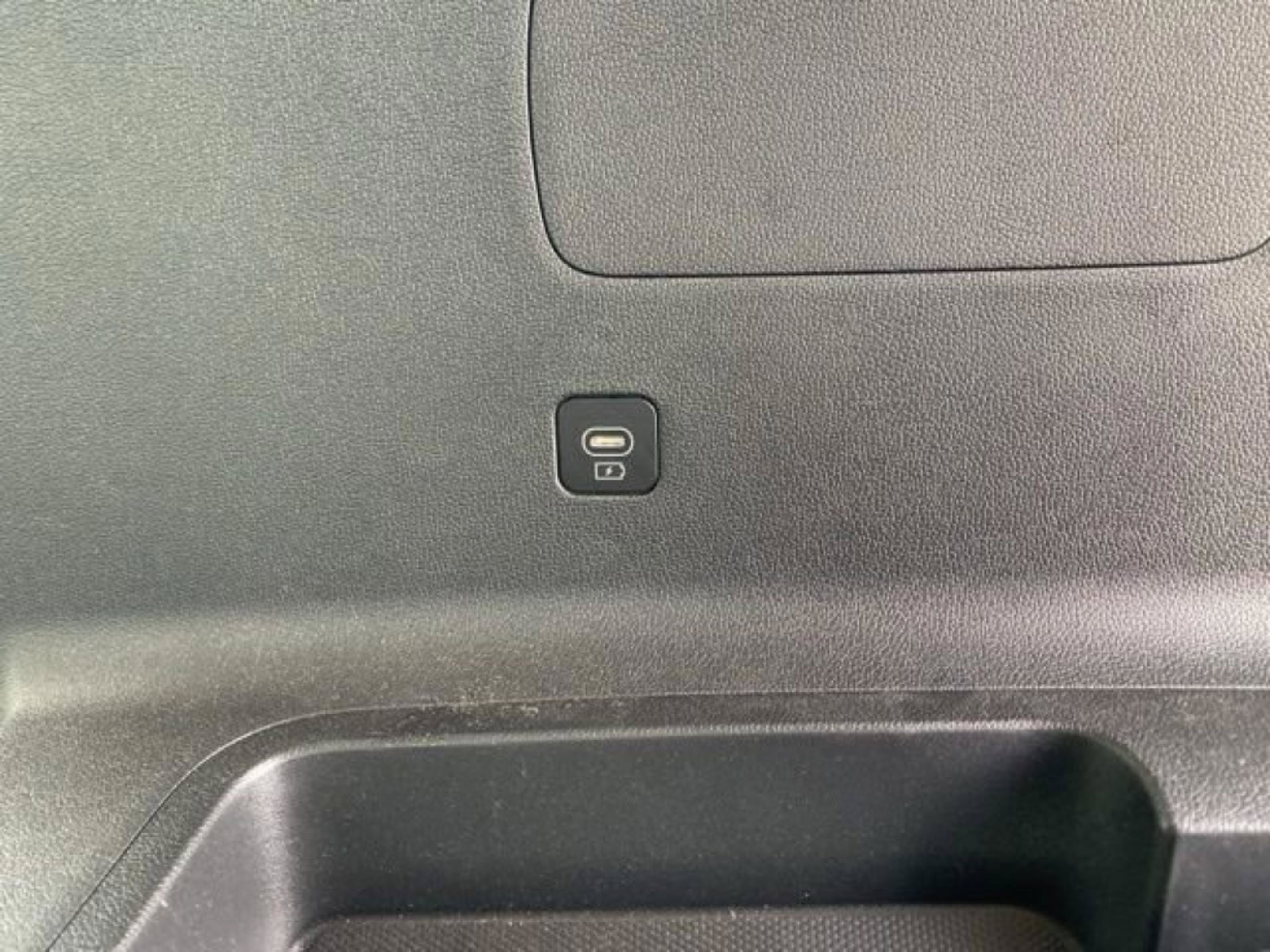 Used 2026 Kia Sorento LX FWD image 31