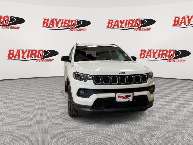 Used 2024 Jeep Compass Latitude AWD/4WD image 4