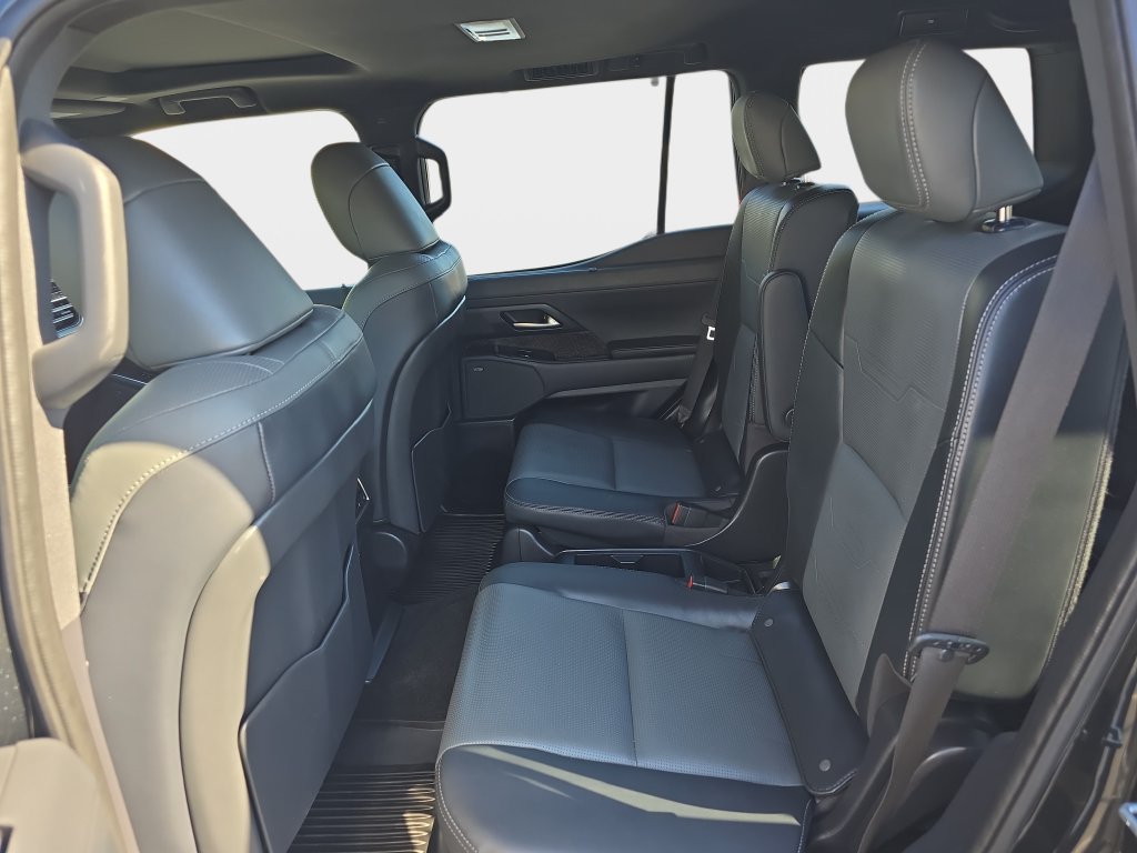 Certified 2024 Lexus GX 550 w/ Cold Area Package AWD/4WD image 15