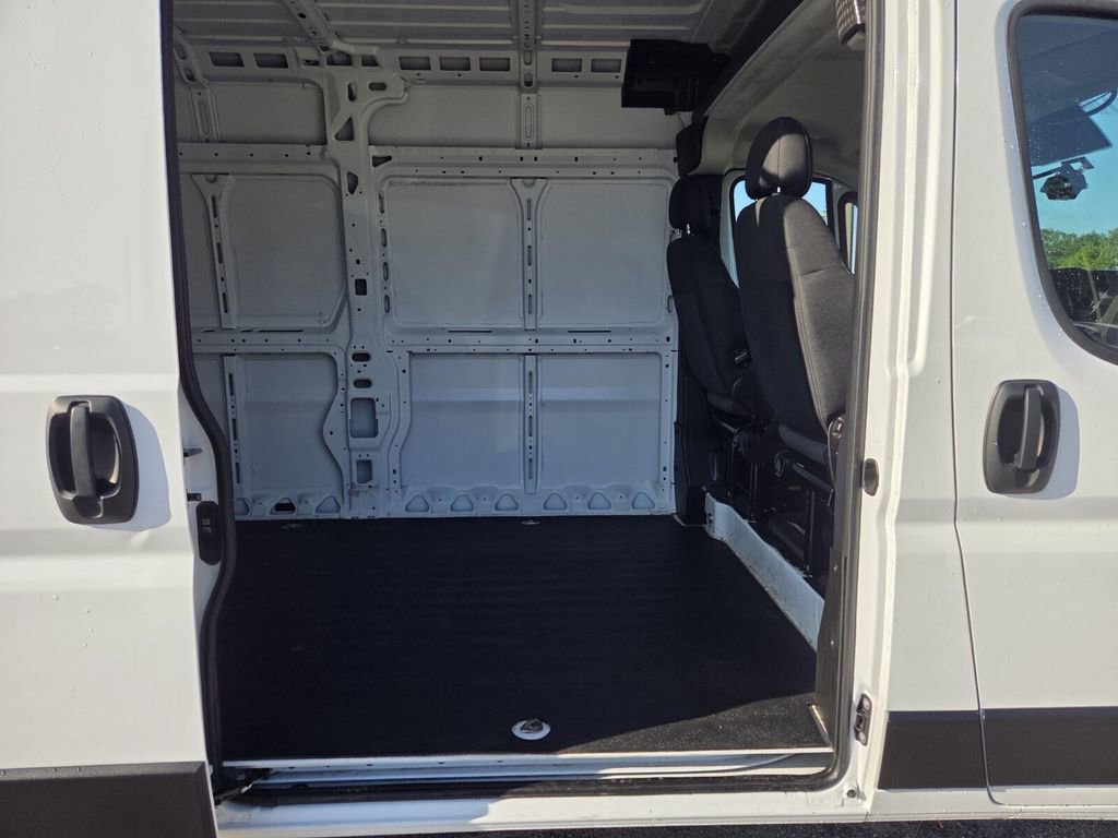 Used 2025 RAM ProMaster 2500 w/ Convenience Group FWD image 30