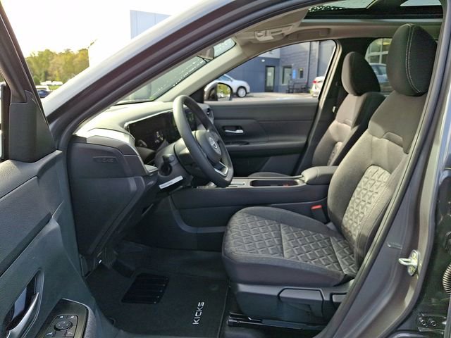 New 2026 Nissan Kicks SV w/ SV Premium Package image 5