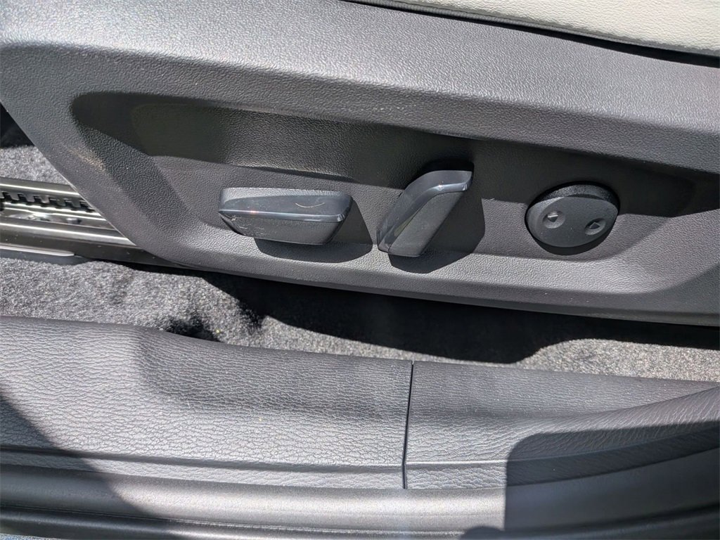 New 2025 Mitsubishi Outlander SE image 13