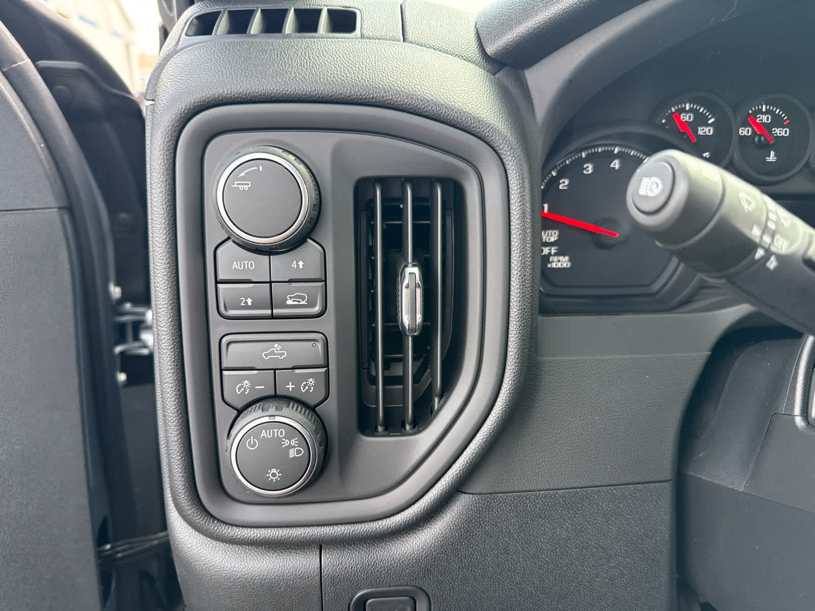 New 2026 Chevrolet Silverado 1500 Custom w/ Turbomax Blackout Package AWD/4WD image 15