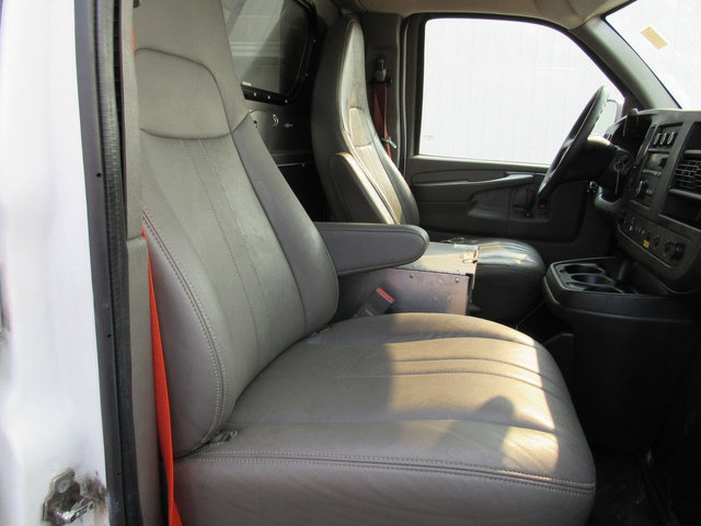 Used 2015 Chevrolet Express 2500 RWD image 13