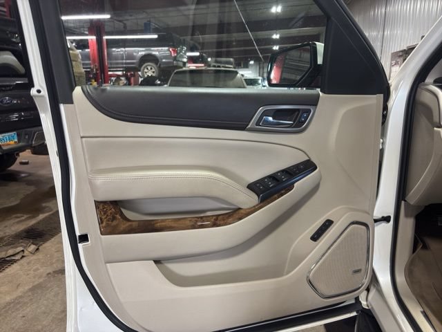 Used 2015 GMC Yukon Denali w/ Open Road Package AWD/4WD image 28