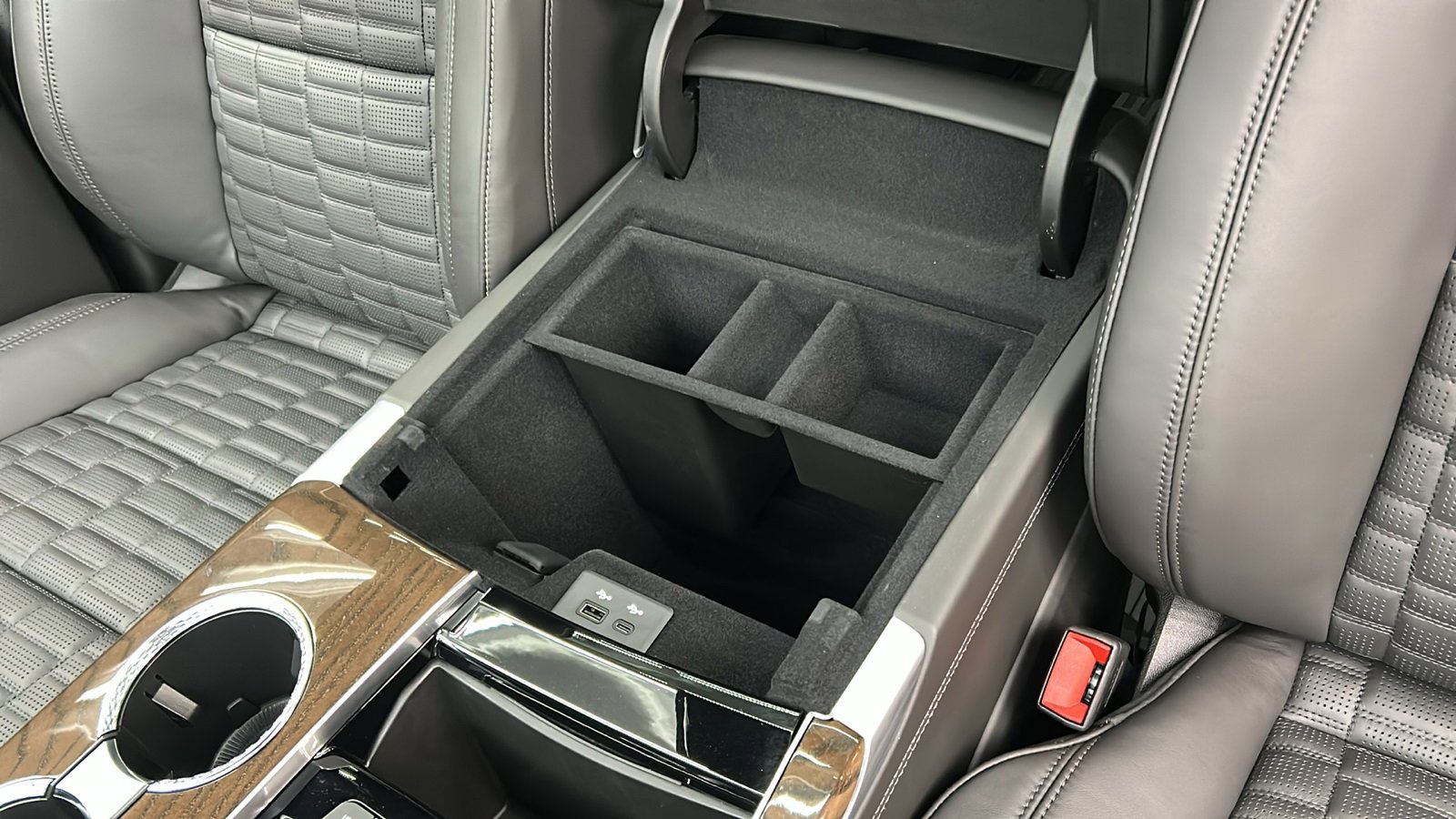 Used 2025 Cadillac Escalade Sport Platinum image 23