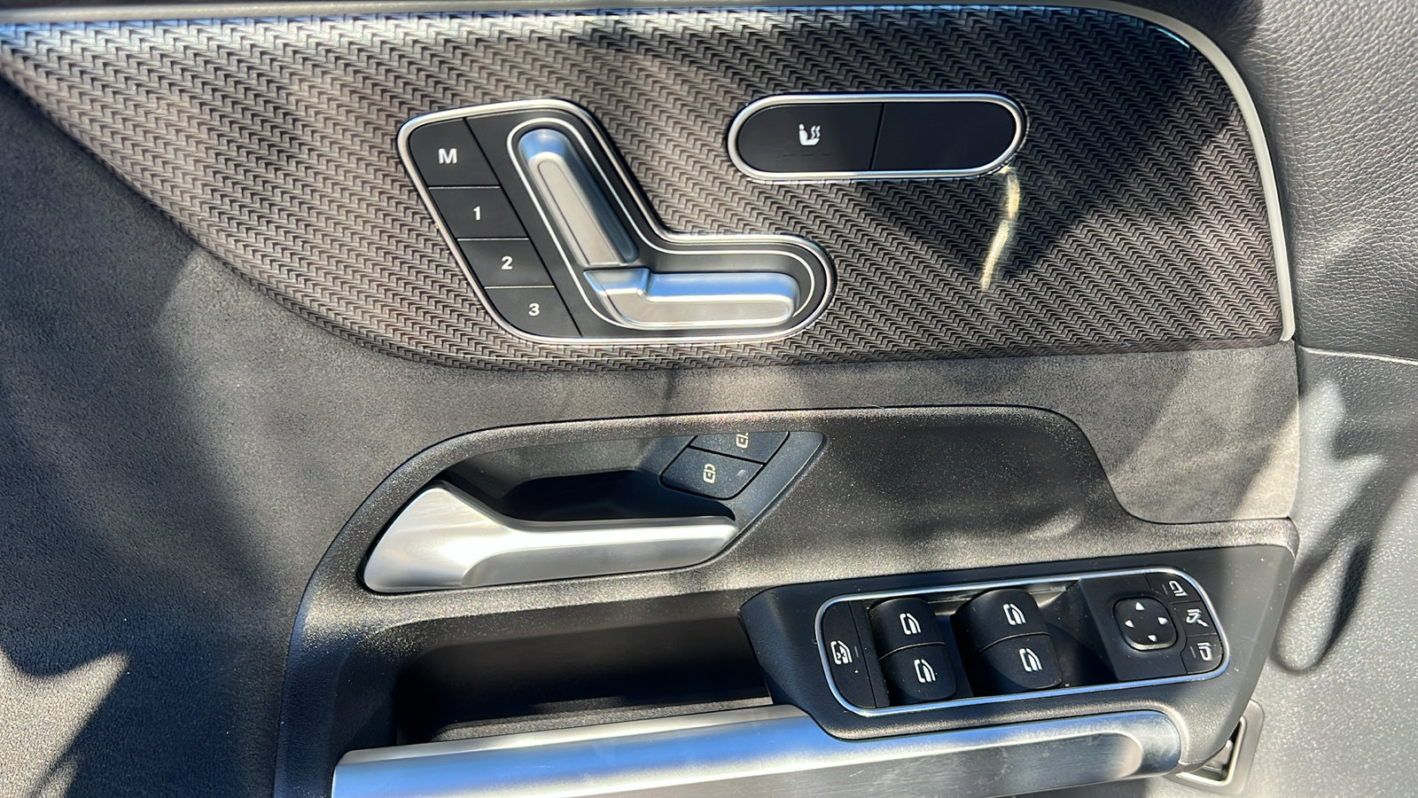 Used 2023 Mercedes-Benz GLB 35 AMG 4MATIC image 16