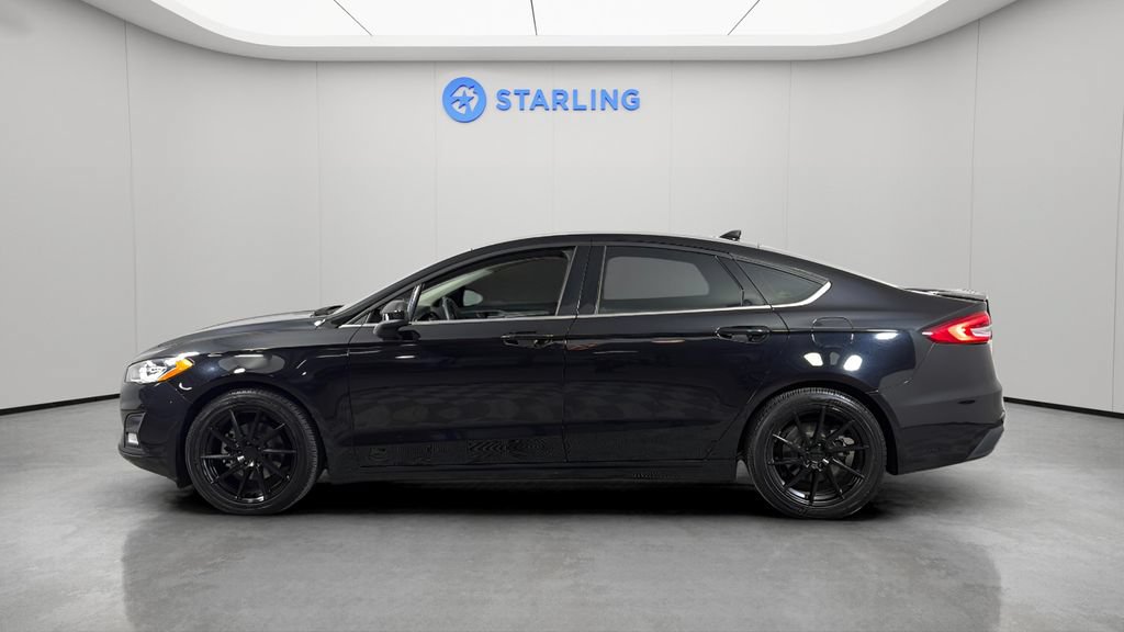 Used 2019 Ford Fusion SE w/ Equipment Group 151A FWD image 3