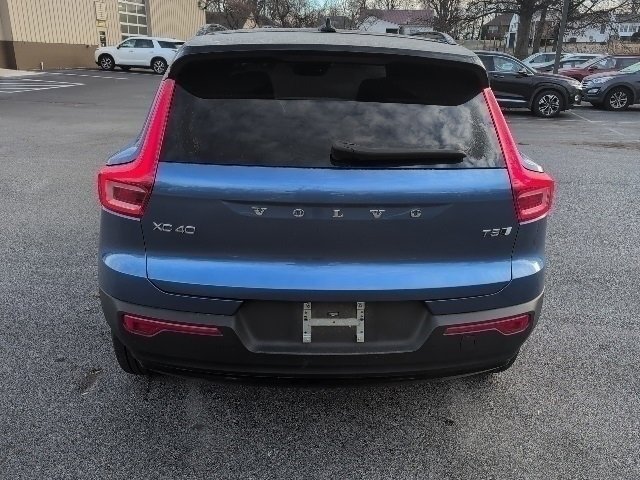 Used 2021 Volvo XC40 T5 R-Design w/ Climate Package image 7