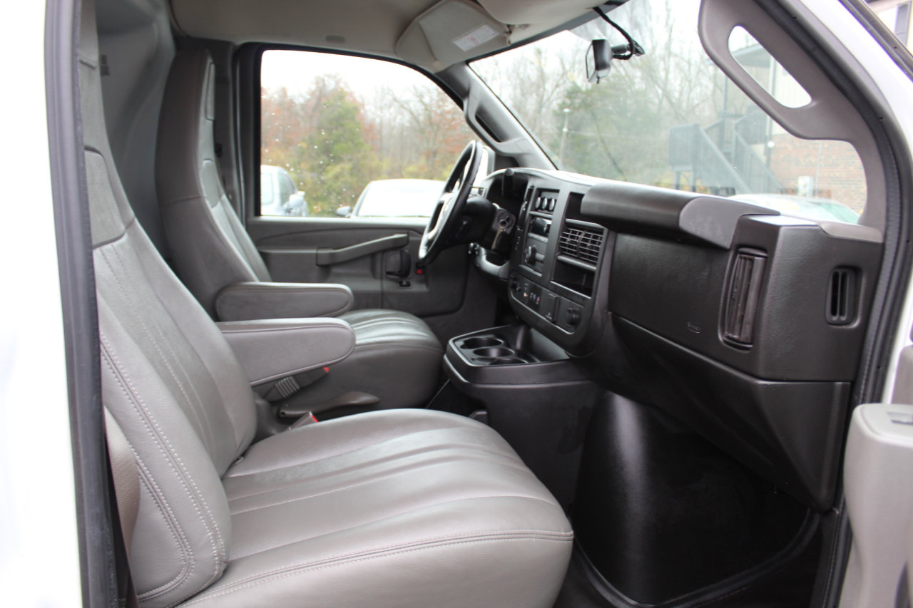 Used 2019 Chevrolet Express 2500 RWD 2500 135 w/ Driver Convenience Package image 10