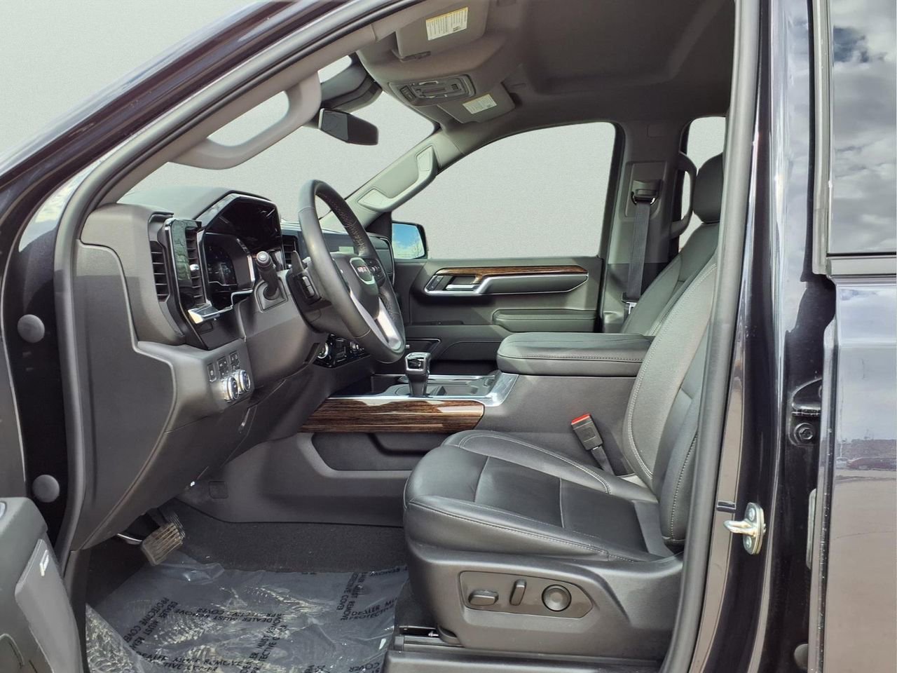 Used 2024 GMC Sierra 1500 Elevation w/ Elevation Premium Package image 16